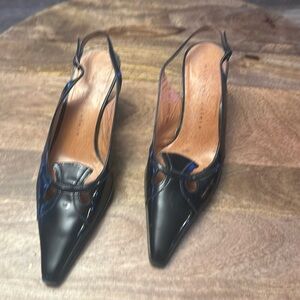 Black patent leather sling back shoes
